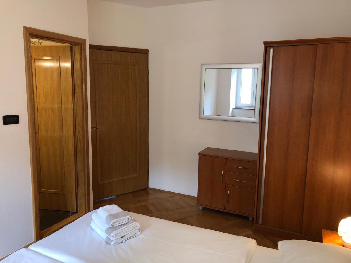 Apartments Trlika Kampor Ngoại thất bức ảnh