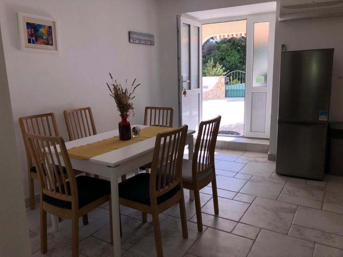 Apartments Trlika Kampor Ngoại thất bức ảnh