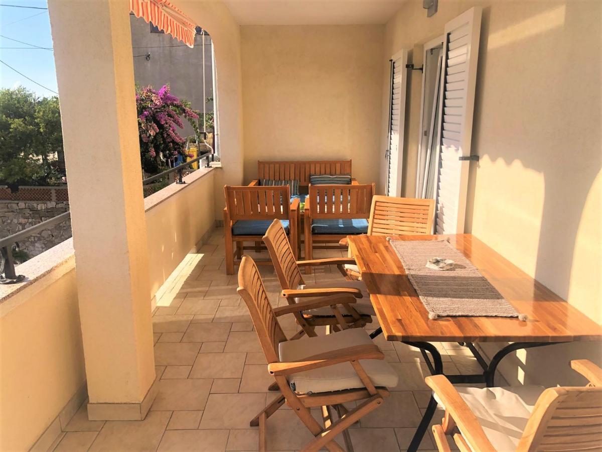 Apartments Trlika Kampor Ngoại thất bức ảnh