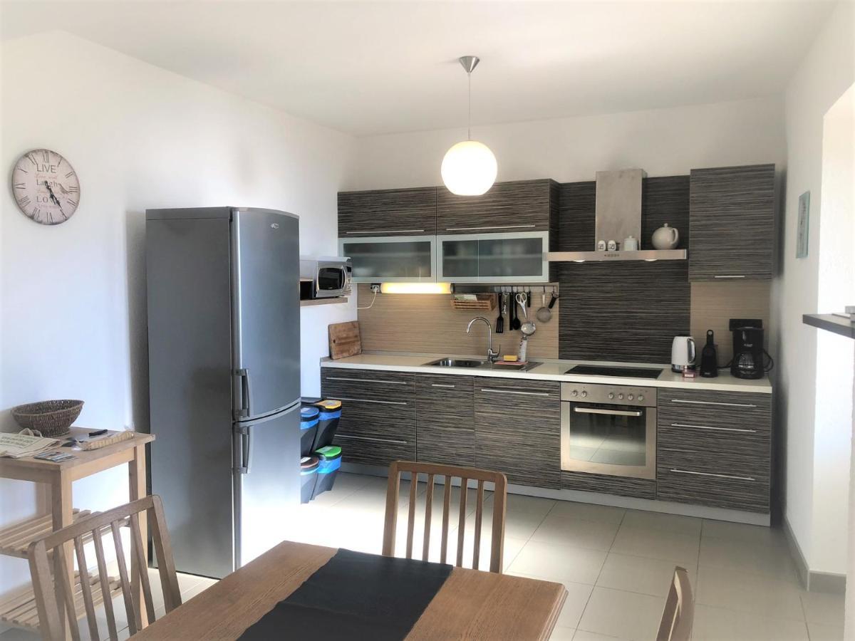 Apartments Trlika Kampor Ngoại thất bức ảnh