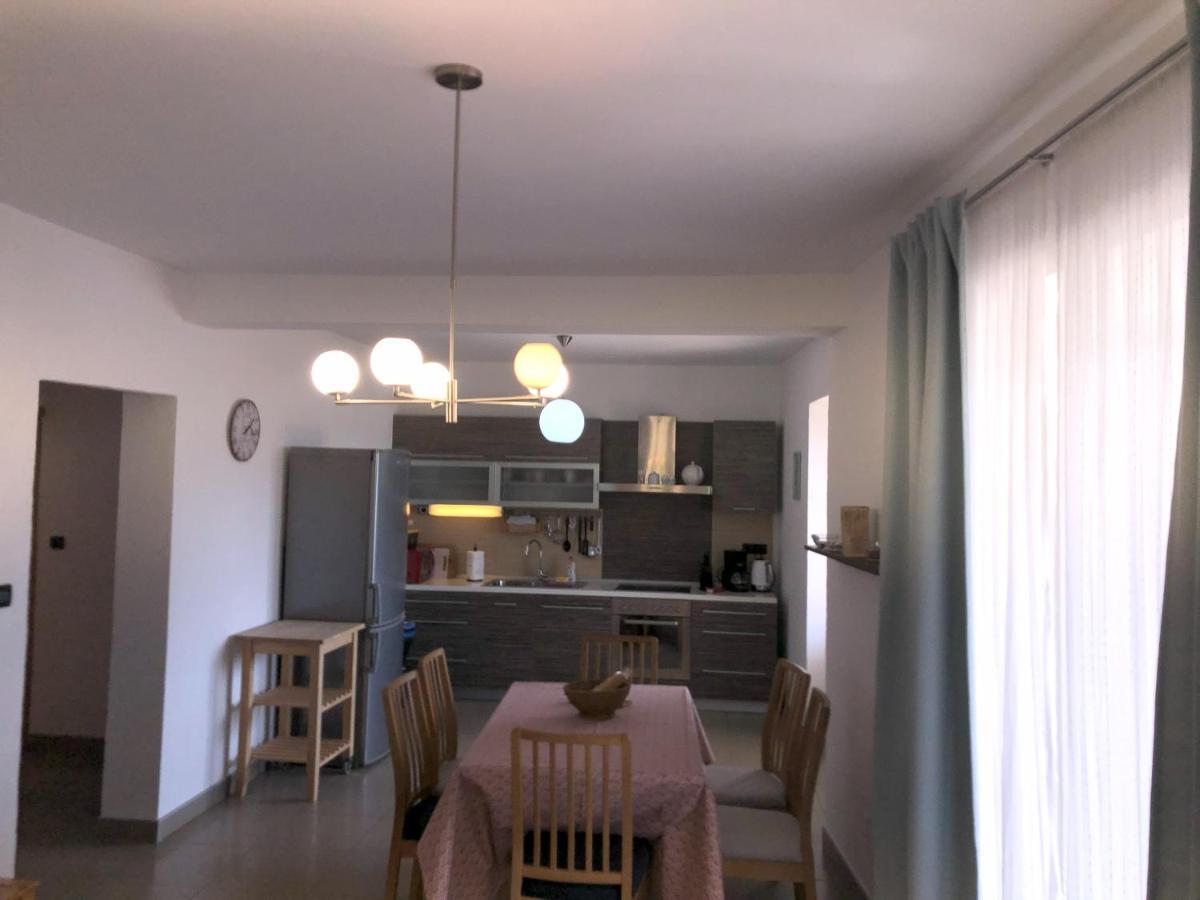 Apartments Trlika Kampor Ngoại thất bức ảnh