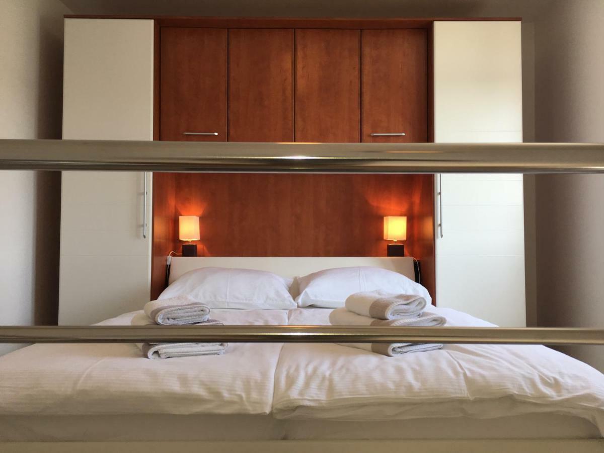 Apartments Trlika Kampor Ngoại thất bức ảnh